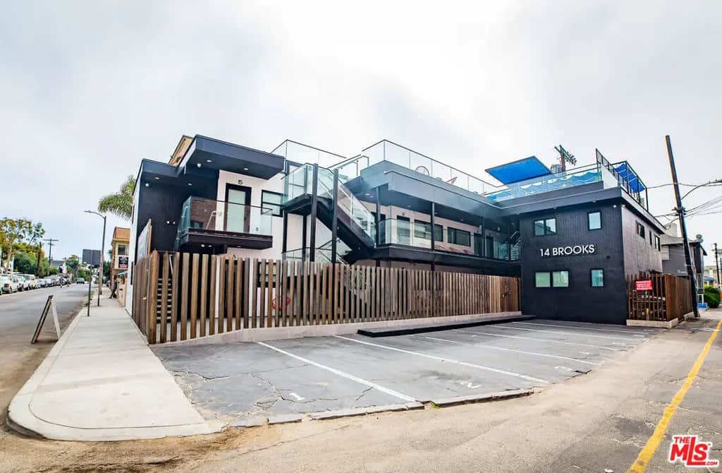 14 Brooks Avenue 10, Venice, CA — listing photo 1