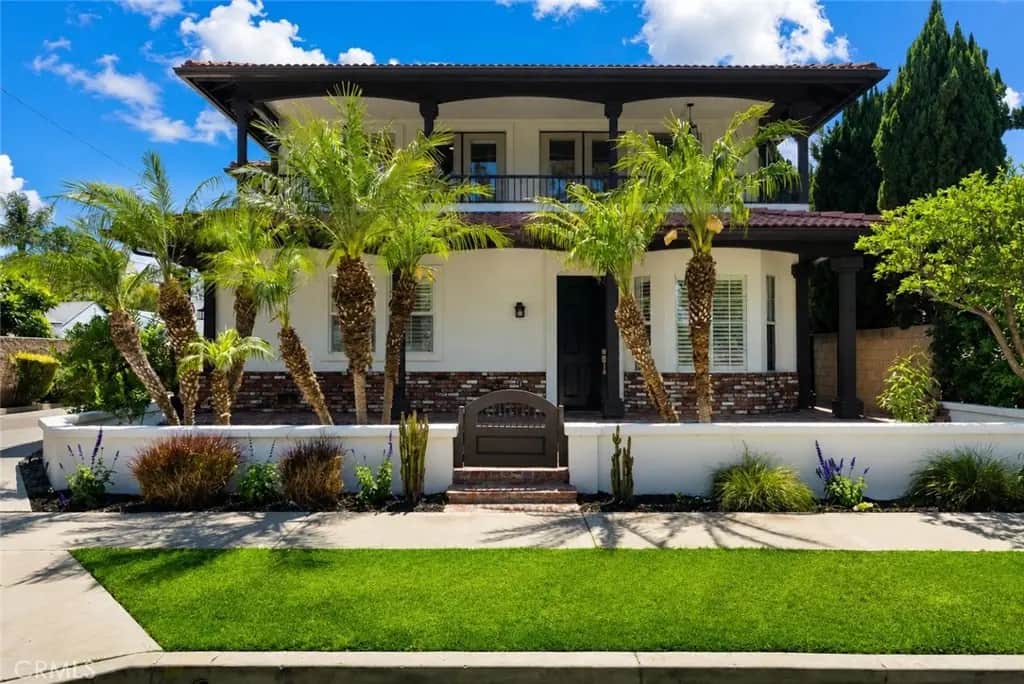 267 Mesa Dr, Costa Mesa, CA — listing photo 1