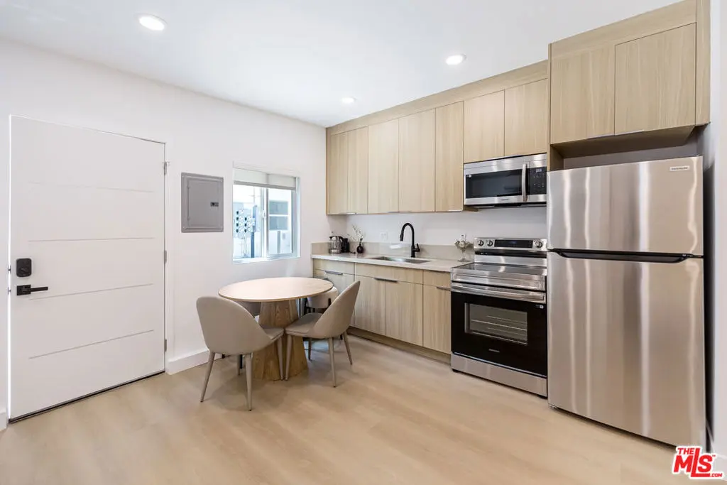1346 1/2 S Ogden Drive, Los Angeles, CA — listing photo 1