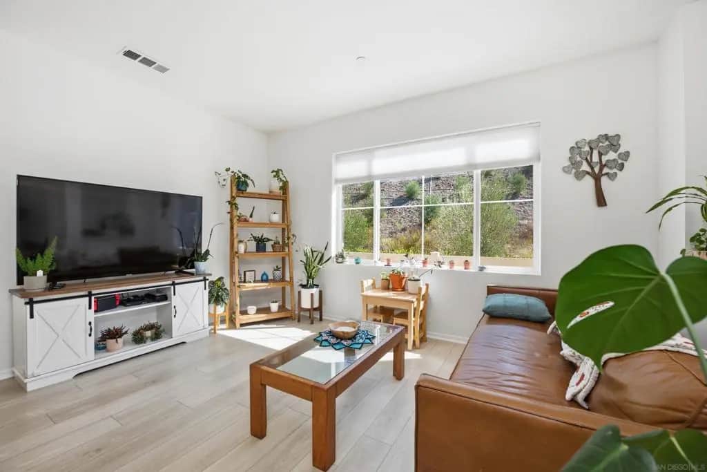 35103 Grove Trl, Fallbrook, CA — listing photo 1