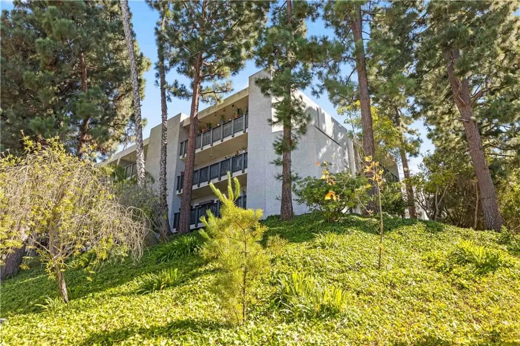 3605 W Hidden Ln 303, Rolling Hills Estates, CA — listing photo 1