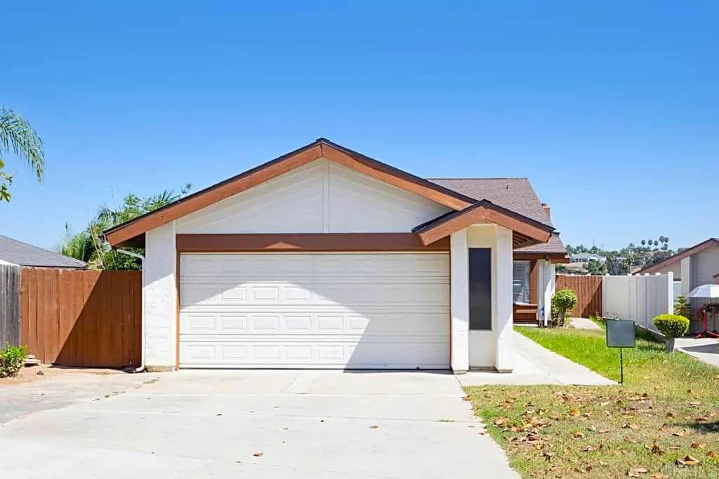 2228 SARATOGA, Oceanside, CA — listing photo 1