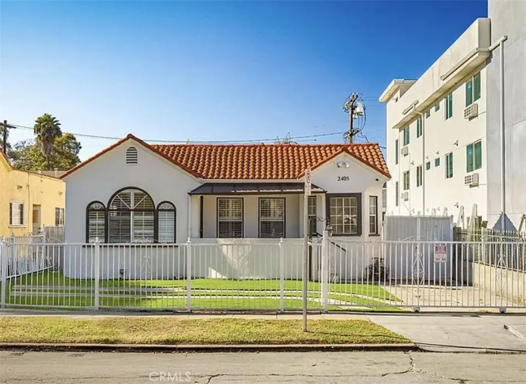 2405 Clyde Avenue, Los Angeles, CA — listing photo 1