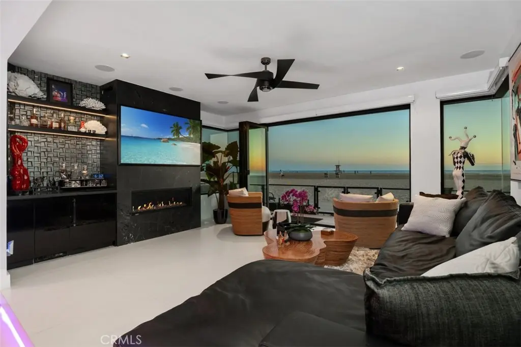 1904 W Oceanfront, Newport Beach, CA — listing photo 1