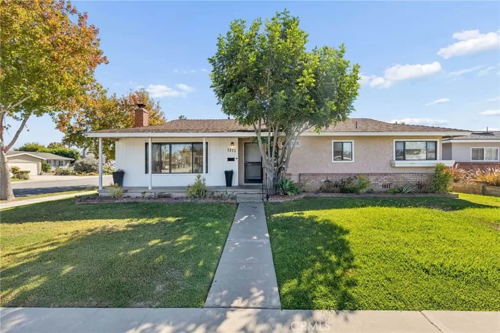 1371 Shannon, Costa Mesa, CA — listing photo 1