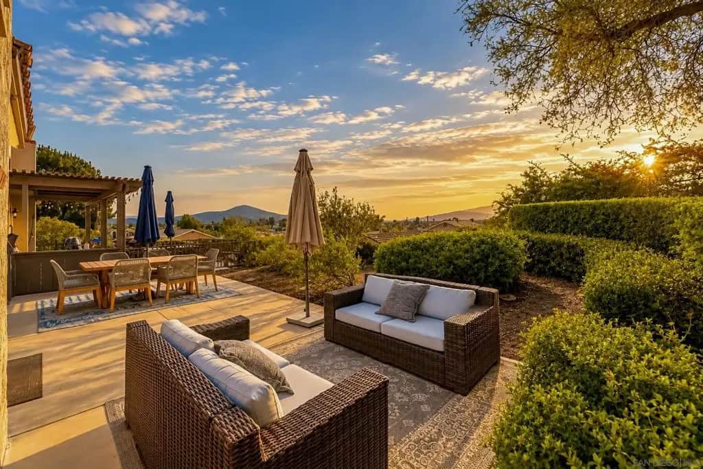1318 Gary Ln, Escondido, CA — listing photo 1