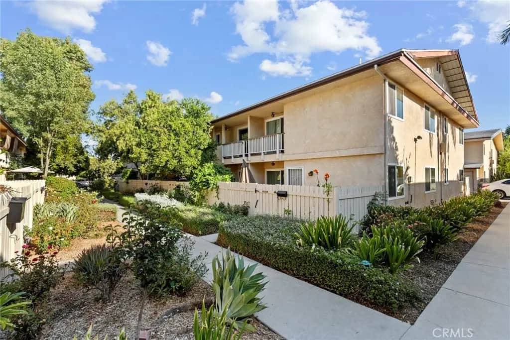 8031 Canby Ave 4, Reseda, CA — listing photo 1