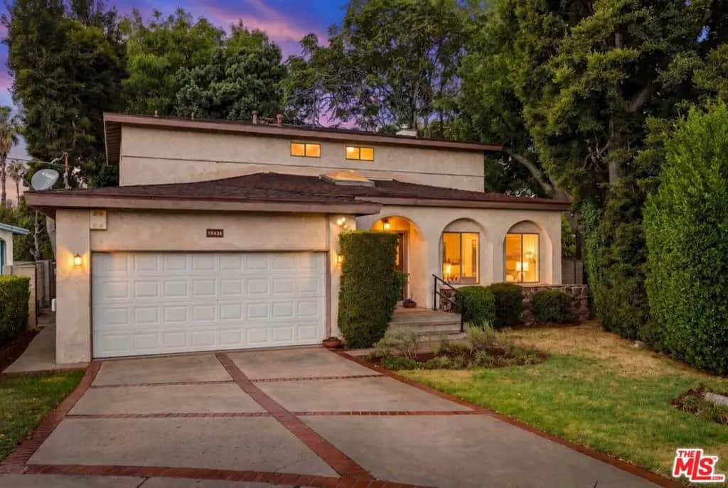 15435 Runnymede Street, Van Nuys, CA — listing photo 1