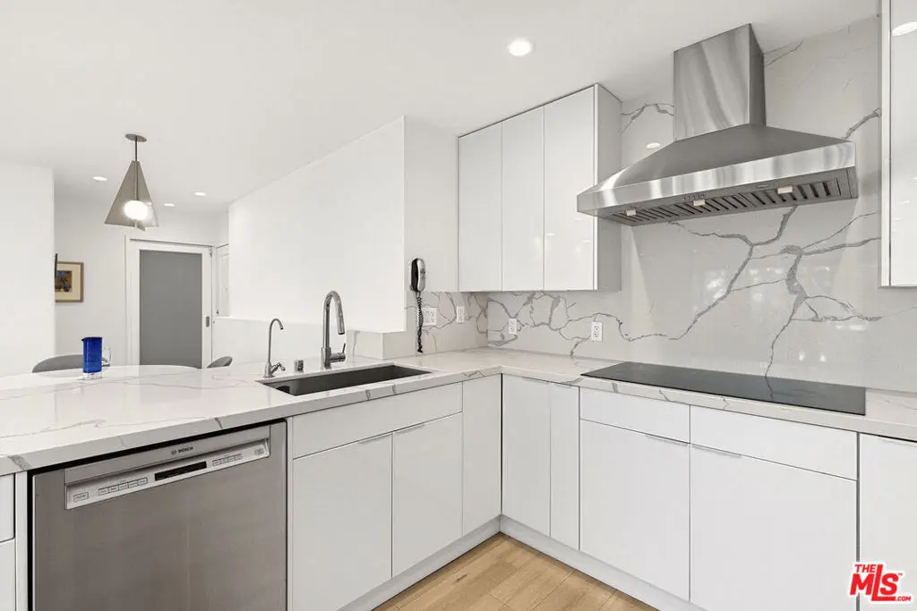 1155 N La Cienega Boulevard 205, West Hollywood, CA — listing photo 1