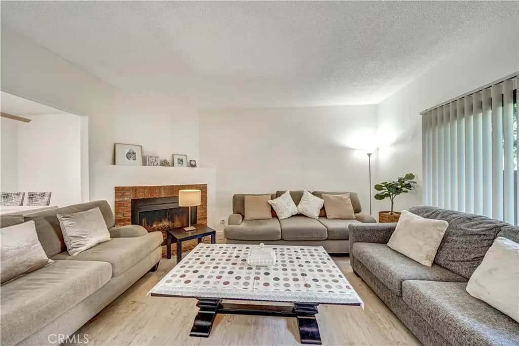 15053 Sherman Way C, Van Nuys, CA — listing photo 1