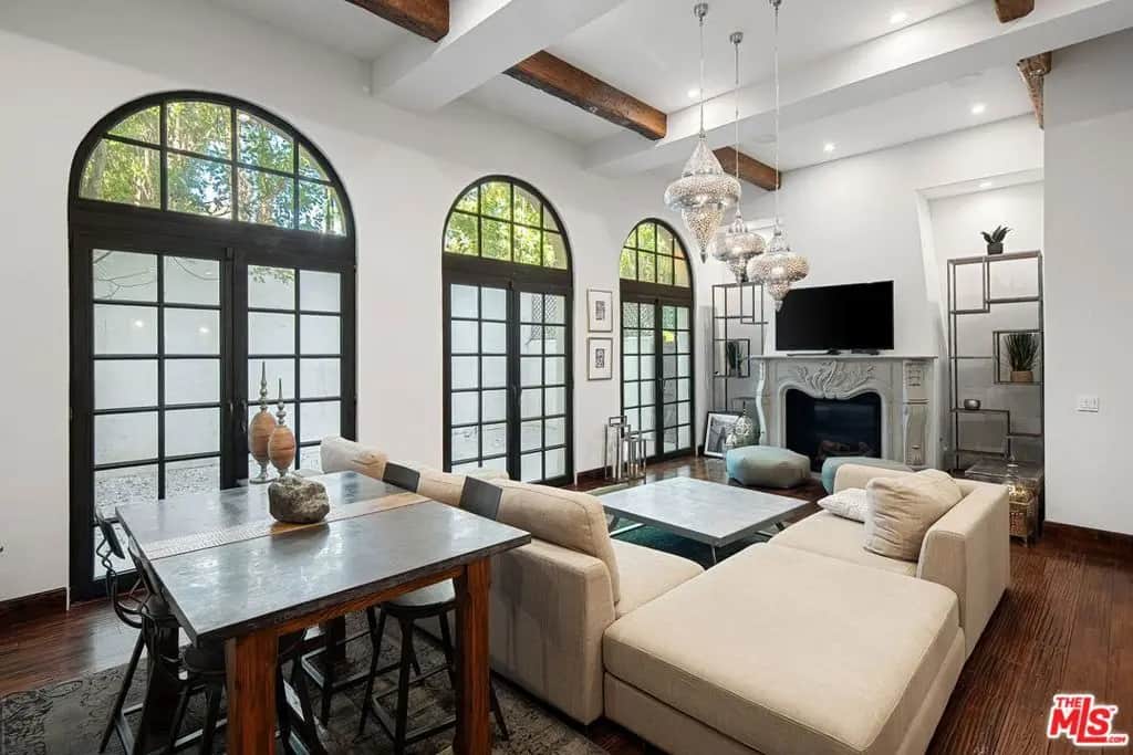 11937 W Sunset Boulevard 8, Los Angeles, CA — listing photo 1