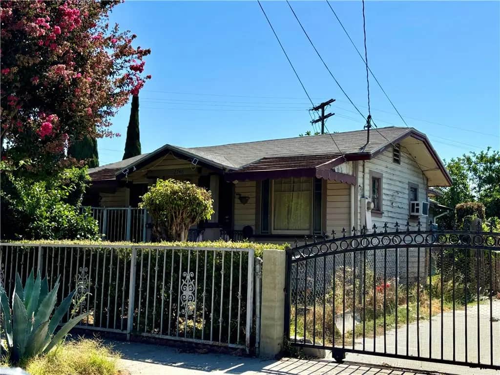 2746 Benedict, Los Angeles, CA — listing photo 1