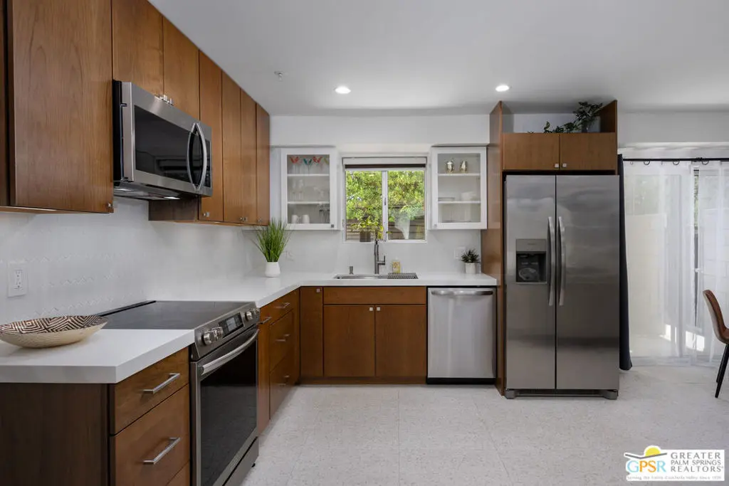 588 E San Lorenzo Road 107, Palm Springs, CA — listing photo 1