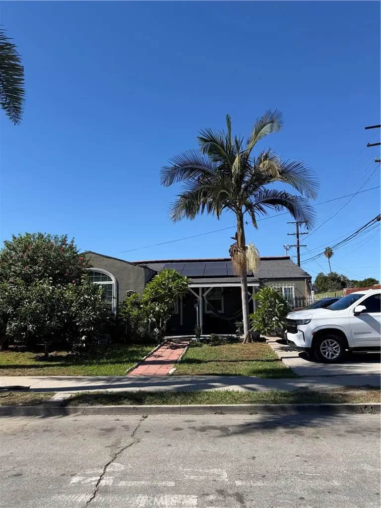 221 N Pearl, Compton, CA — listing photo 1