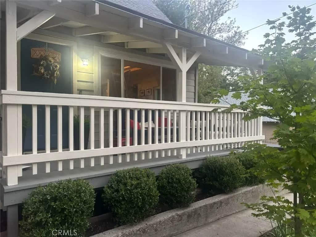 396 Log, Crestline, CA — listing photo 1