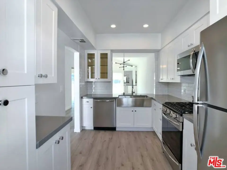 1900 SILVER 207, Los Angeles, CA — listing photo 1
