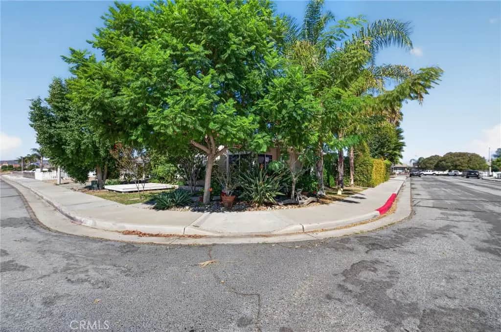 2854 Lynae, Hemet, CA — listing photo 1