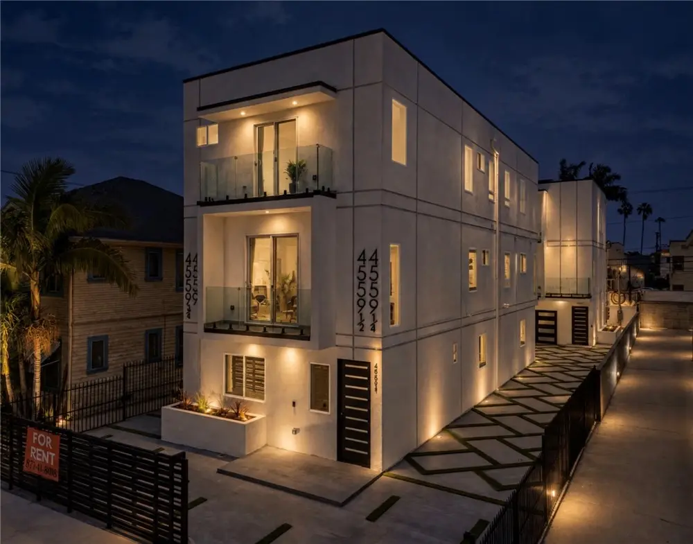 4557 W 18th Street, Los Angeles, CA — listing photo 1