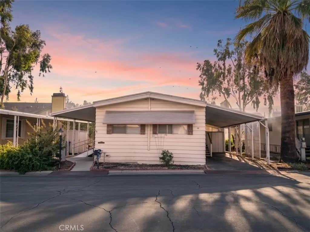 2692 Highland Ave 102, Highland, CA — listing photo 1