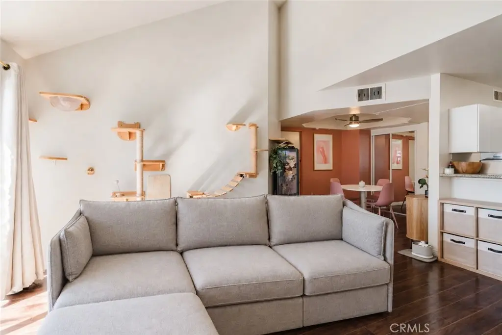 7640 Oso Avenue 311, Winnetka, CA — listing photo 1