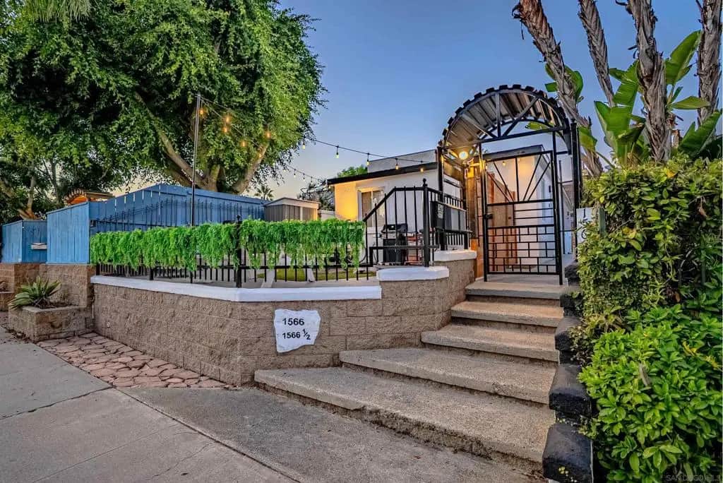 1566 Reed Ave, San Diego, CA — listing photo 1