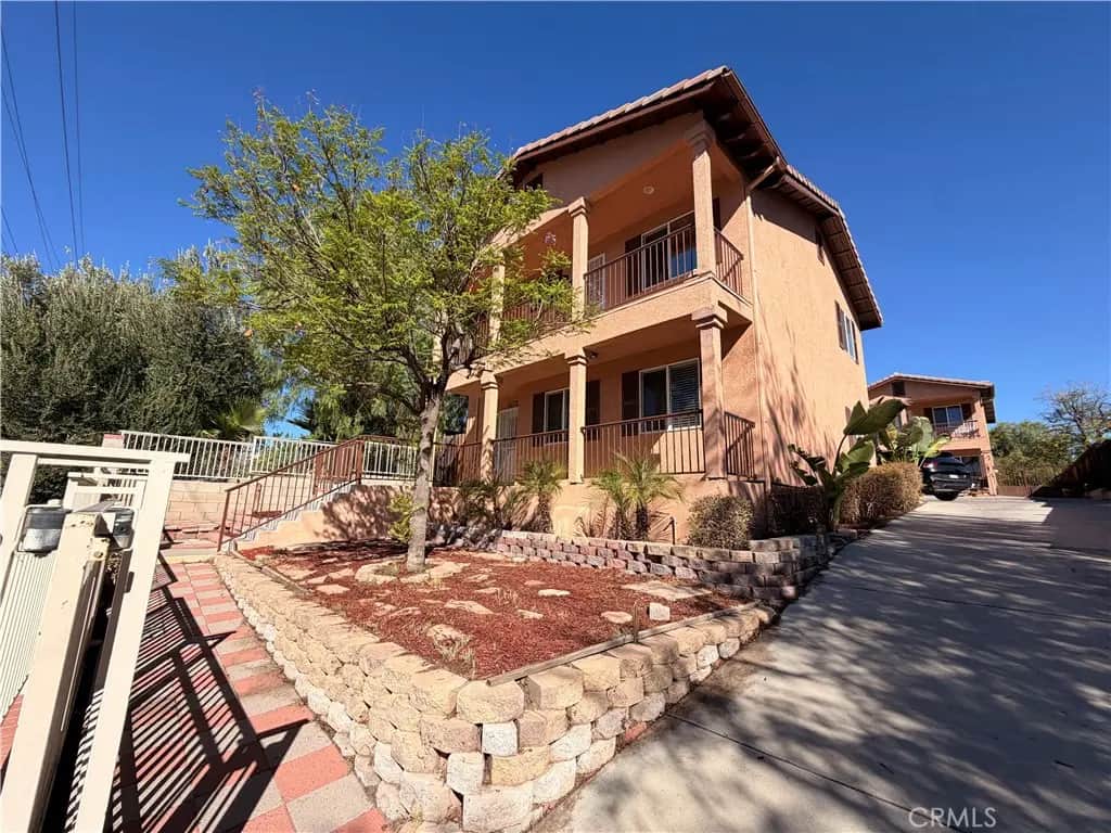 905 W Sumner A & B, Lake Elsinore, CA — listing photo 1