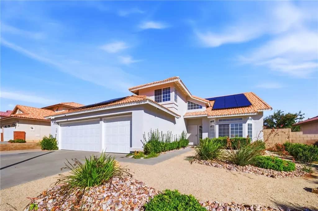 3121 Crowne, Palmdale, CA — listing photo 1