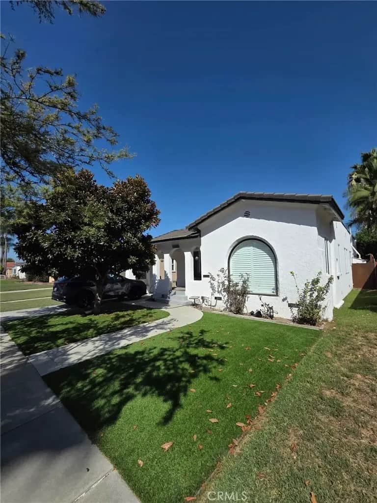 1525 E Poinsettia, Long Beach, CA — listing photo 1