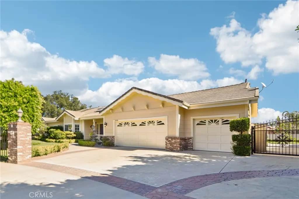 22501 Marilla Street, Chatsworth, CA — listing photo 1
