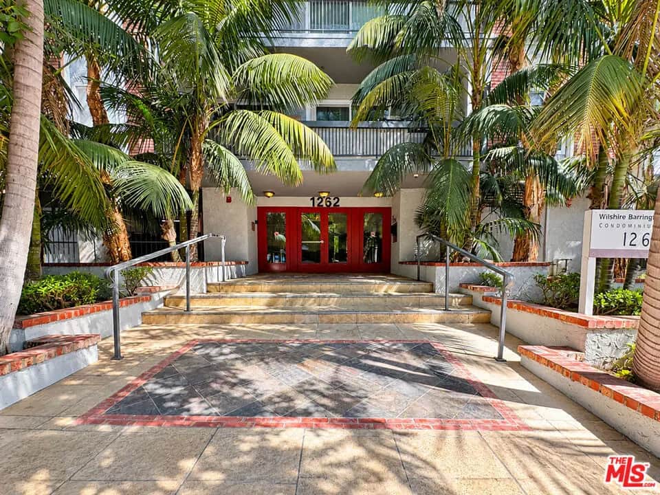 1262 S Barrington Avenue 304, Los Angeles, CA — listing photo 1
