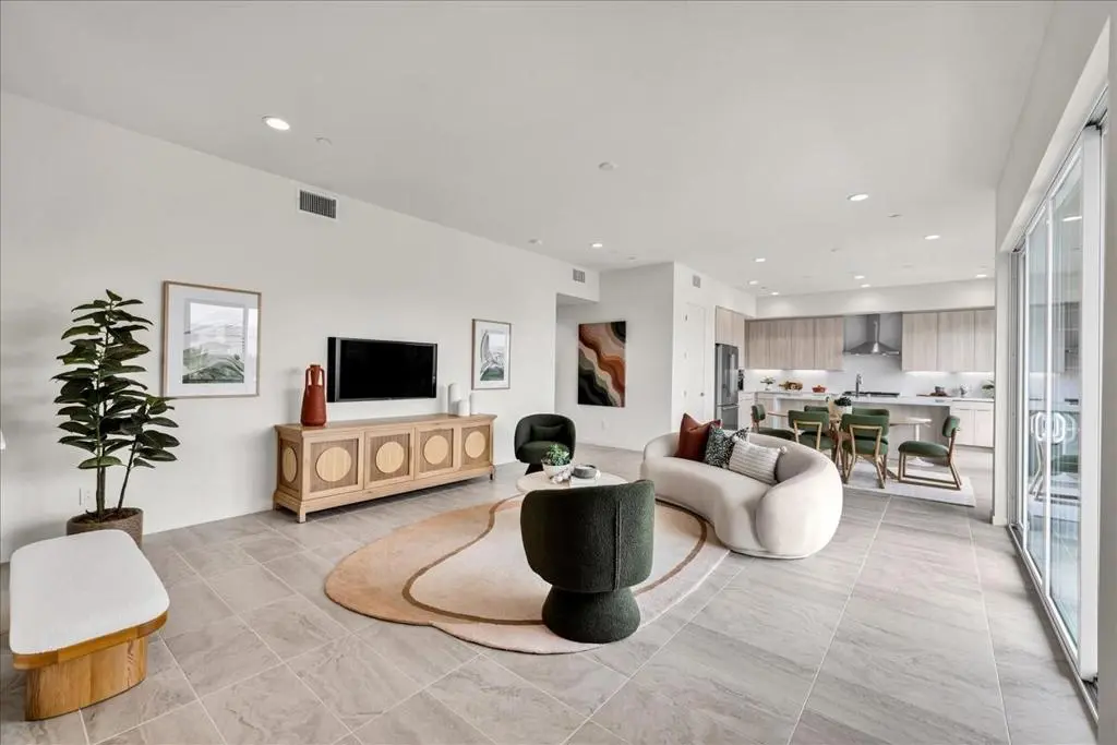 714 Obsidian Loop E, Palm Springs, CA — listing photo 1