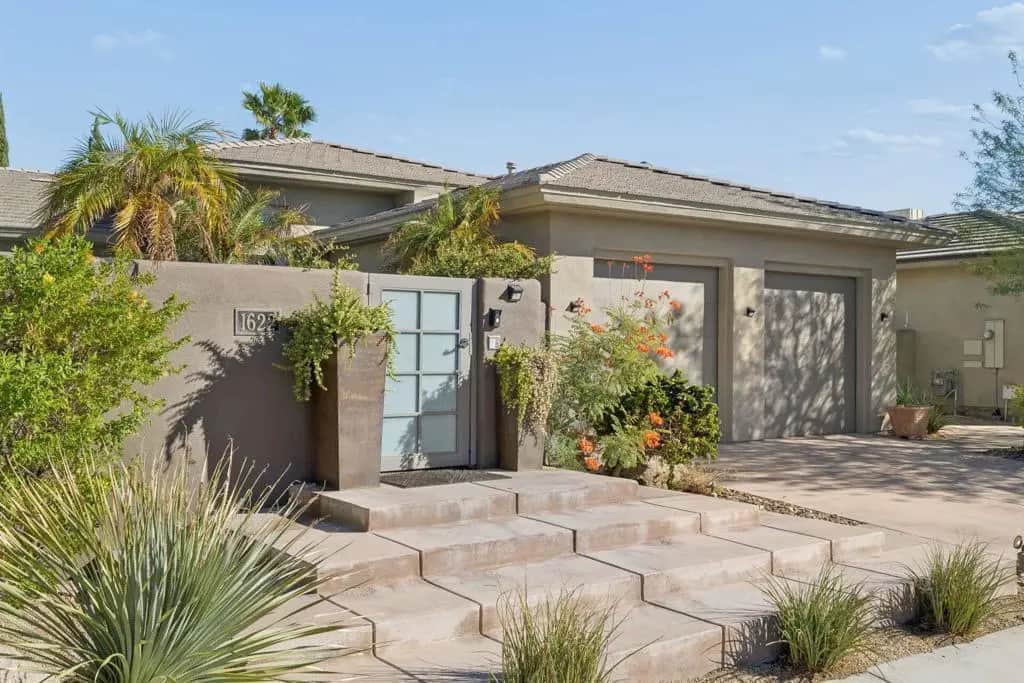 1622 Julia Court, Palm Springs, CA — listing photo 1