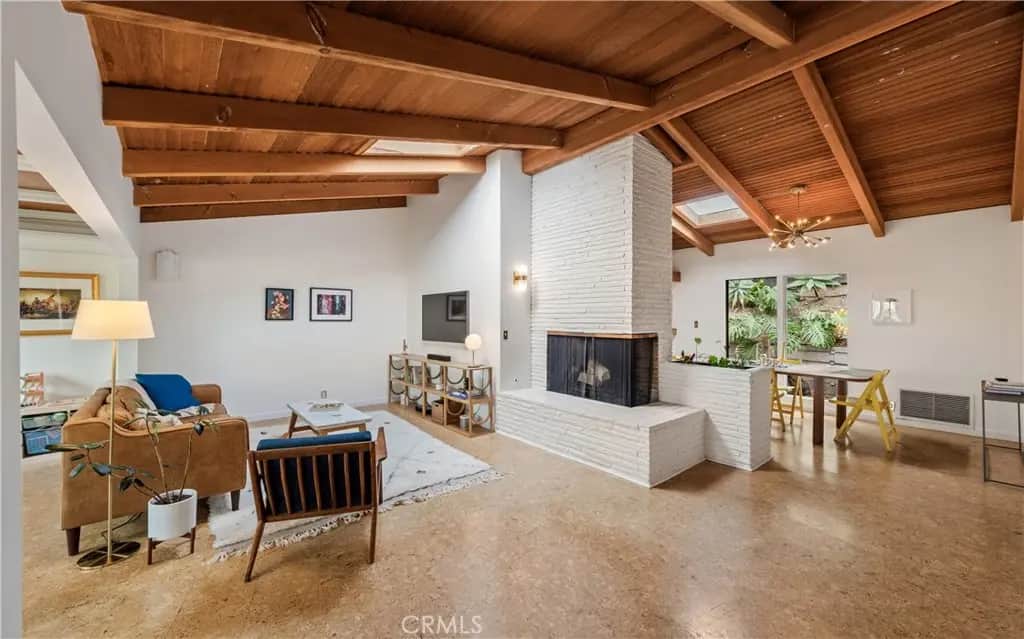 3858 Roble Vista Drive, Los Angeles, CA — listing photo 1