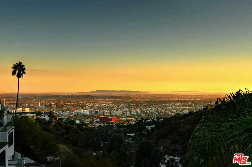 2137 Sunset Plaza Dr., Los Angeles, CA — listing photo 1
