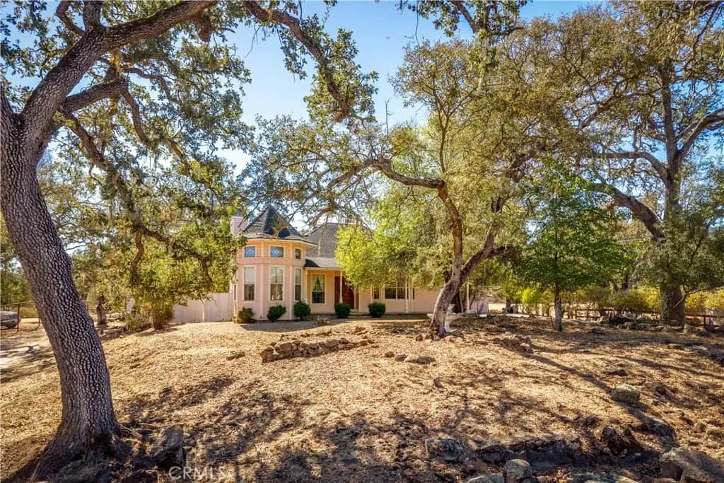 10045 Old Morro E, Atascadero, CA — listing photo 1