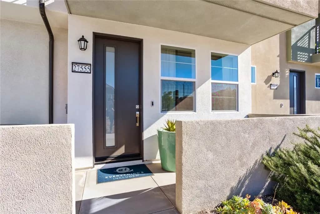 27555 Blackbird Court, Valencia, CA — listing photo 1