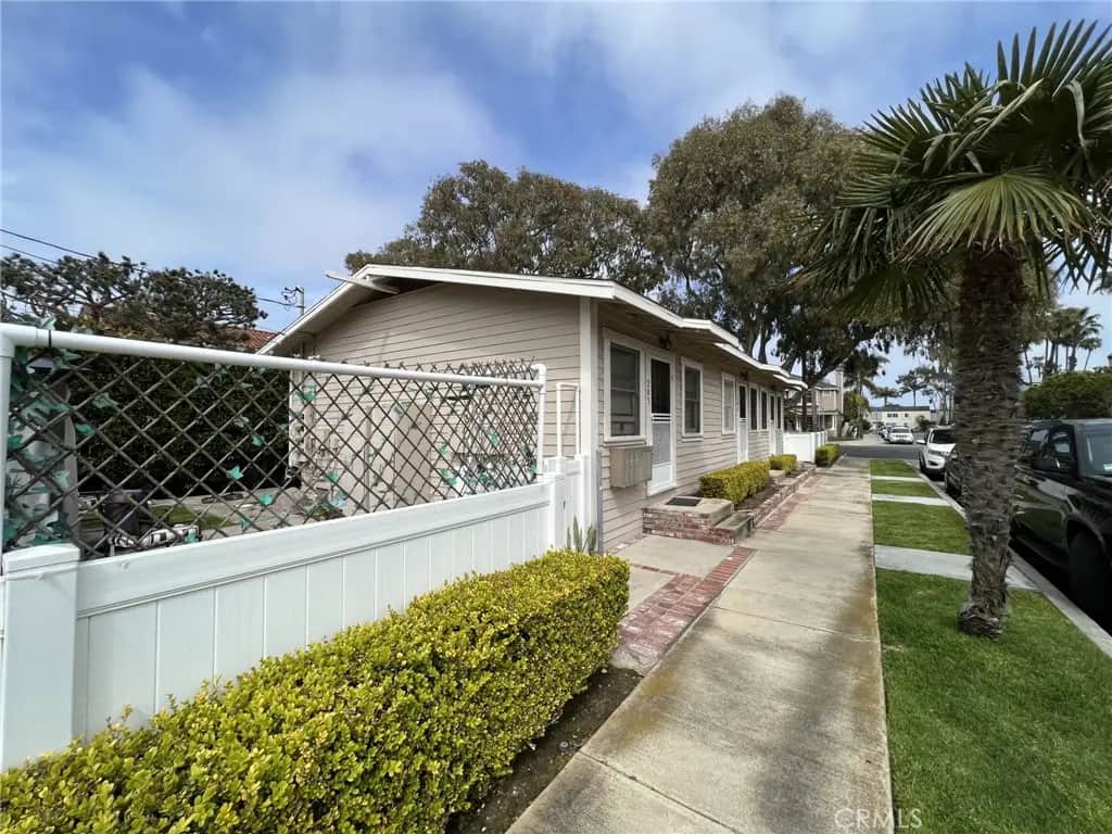 203 Pecan, Huntington Beach, CA — listing photo 1