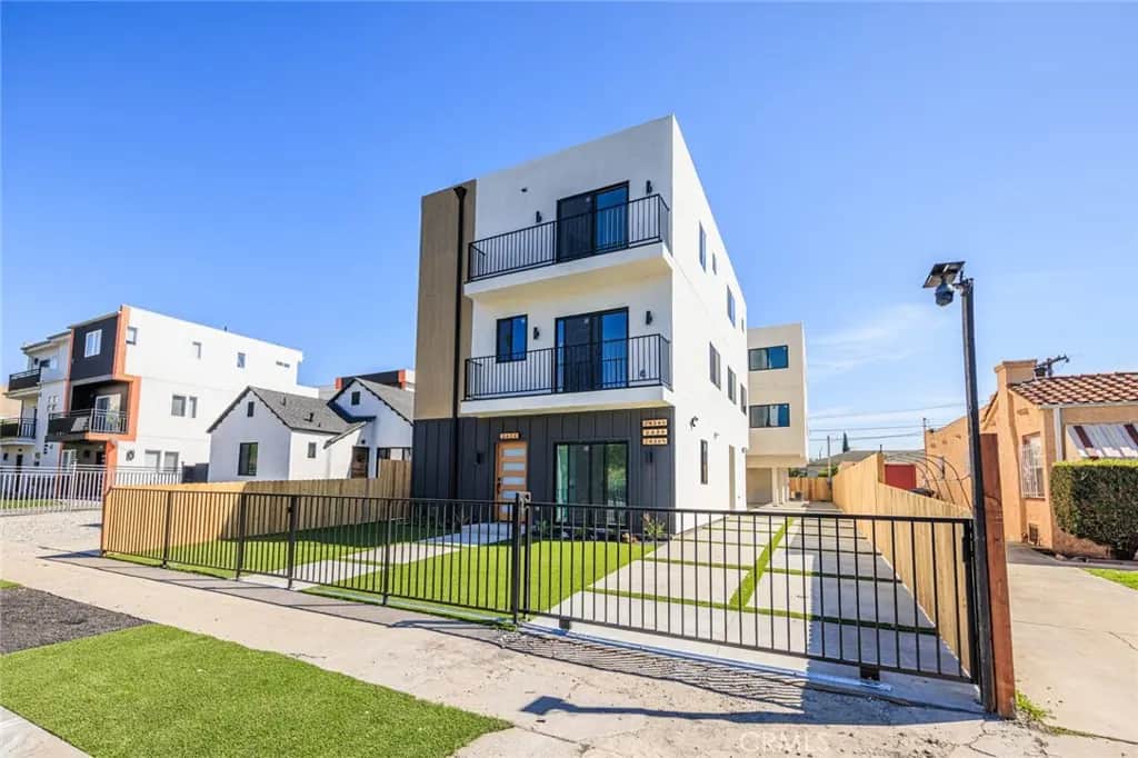 2426 S West View, Los Angeles, CA — listing photo 1
