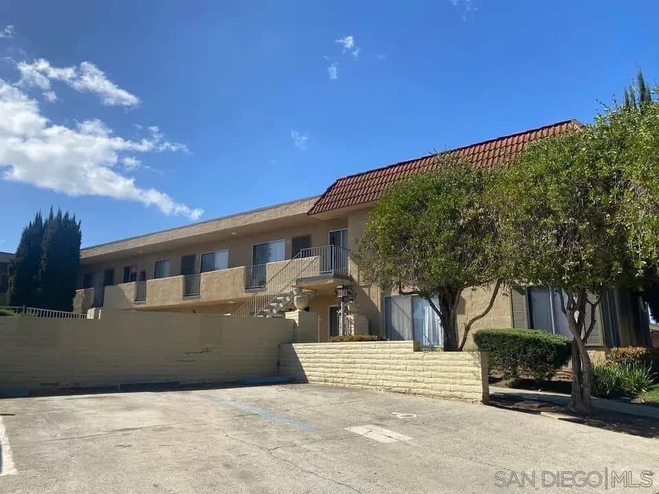 1259 E Ohio Ave, Escondido, CA — listing photo 1