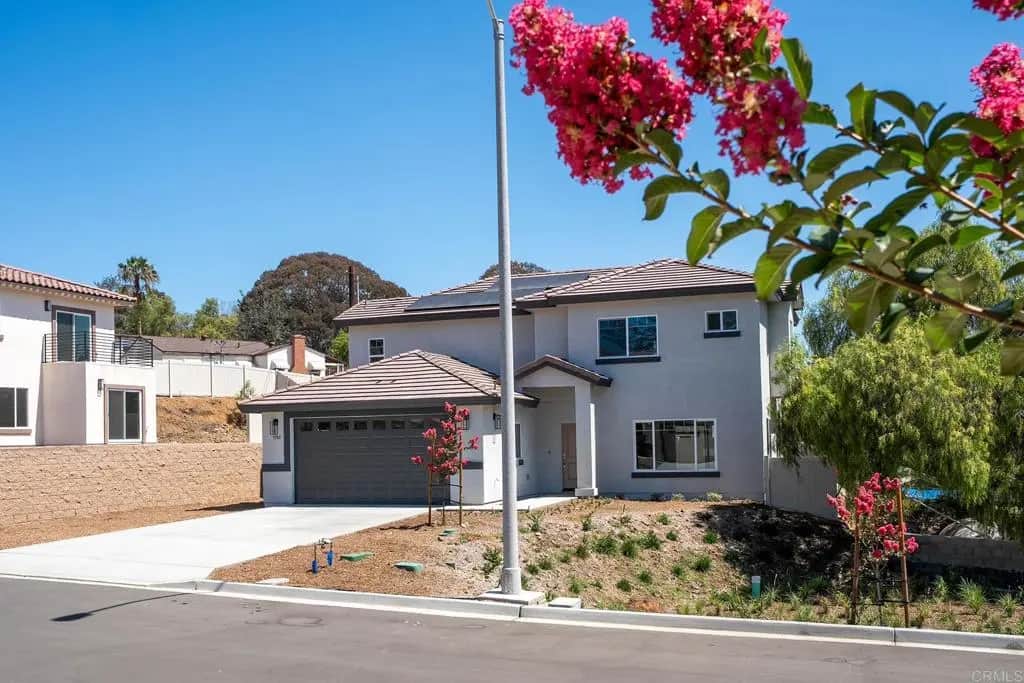 3900 Rojo Tierra, La Mesa, CA — listing photo 1
