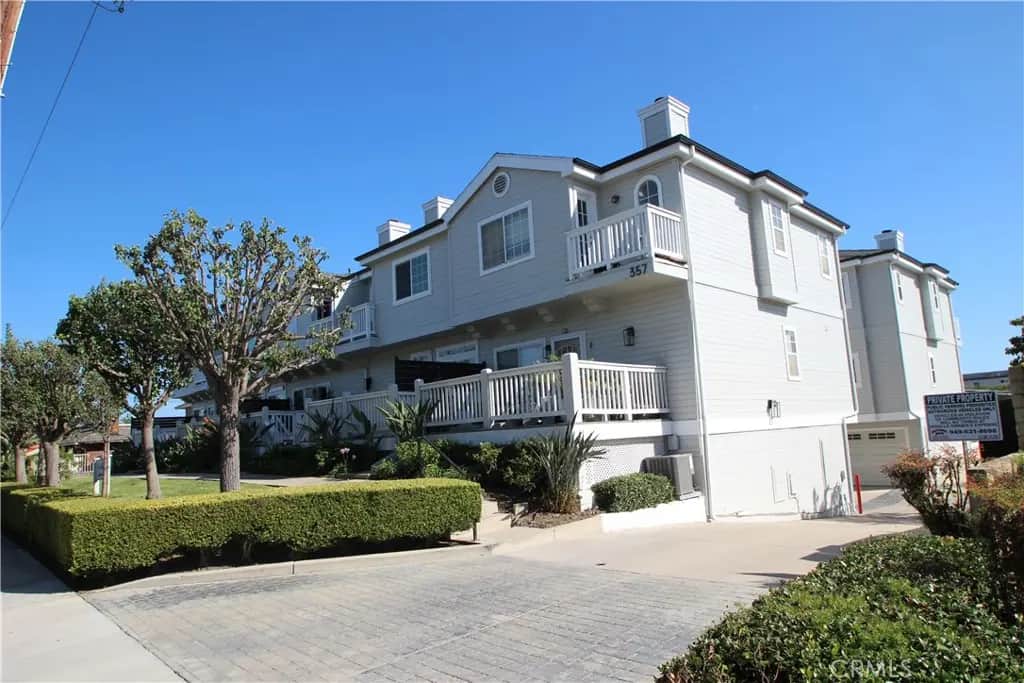 357 W Wilson D, Costa Mesa, CA — listing photo 1