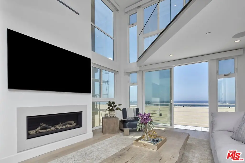 4403 Ocean Front Walk 205, Marina Del Rey, CA — listing photo 1