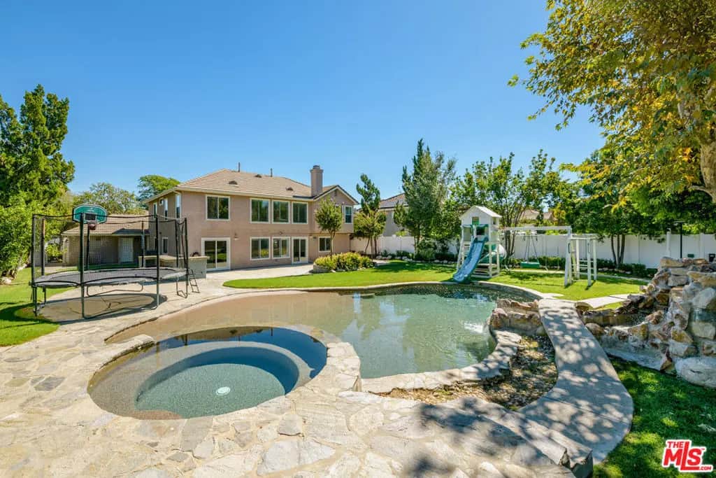 6263 Penfield Avenue, Woodland Hills, CA — listing photo 1