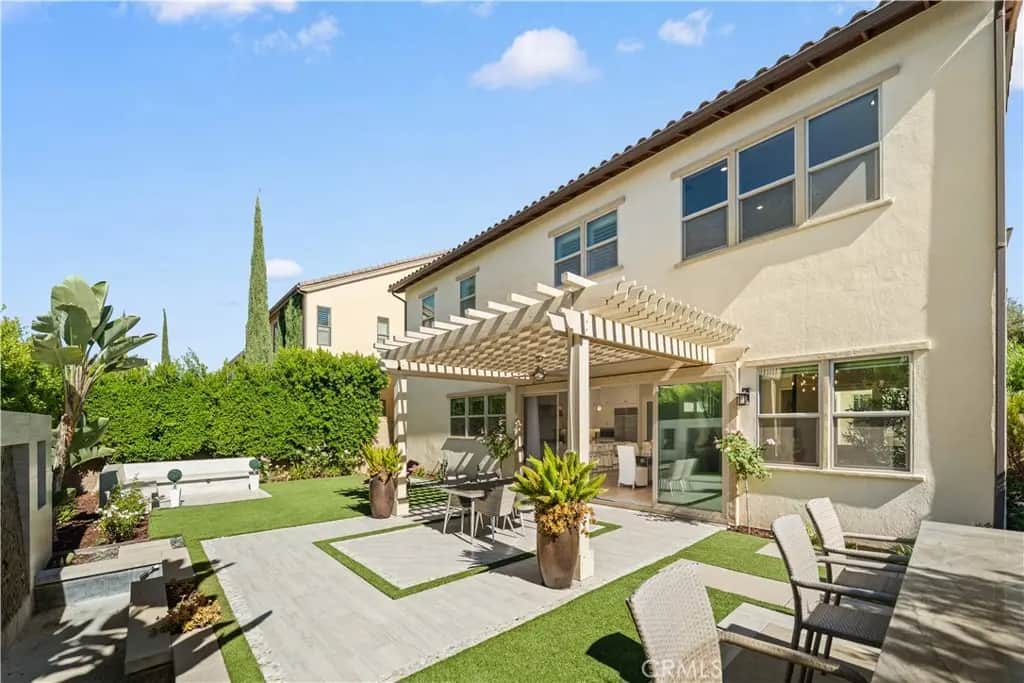 113 Crossover, Irvine, CA — listing photo 1