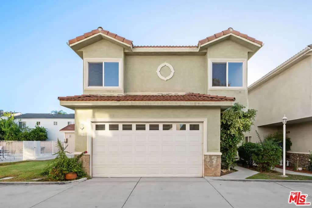 18930 Sherman Way 18, Reseda, CA — listing photo 1