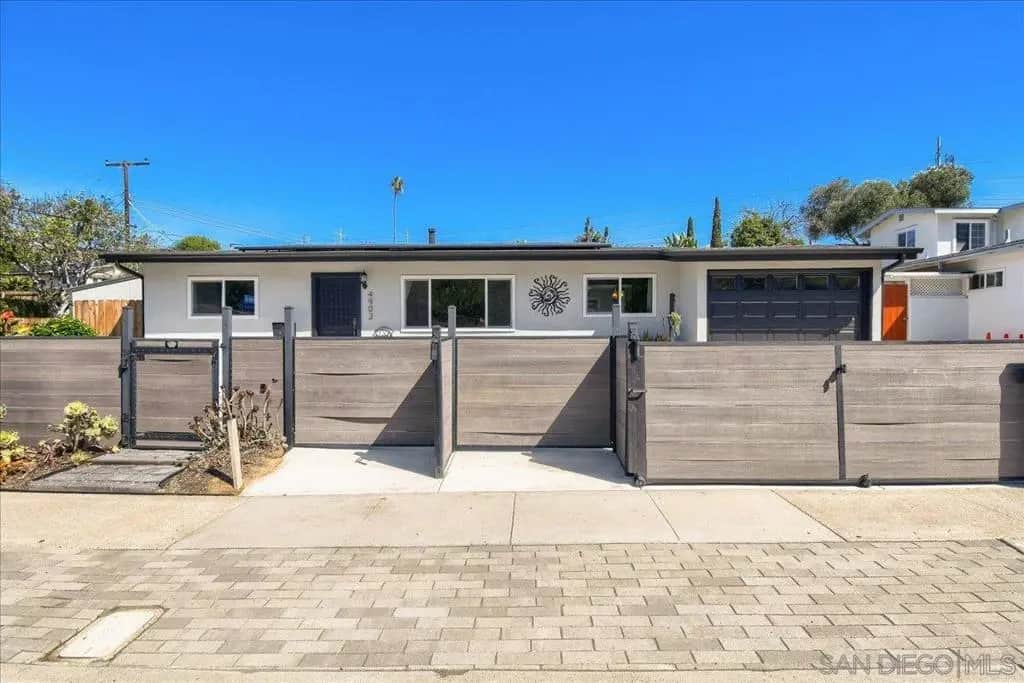 4902 Chateau Drive, San Diego, CA — listing photo 1
