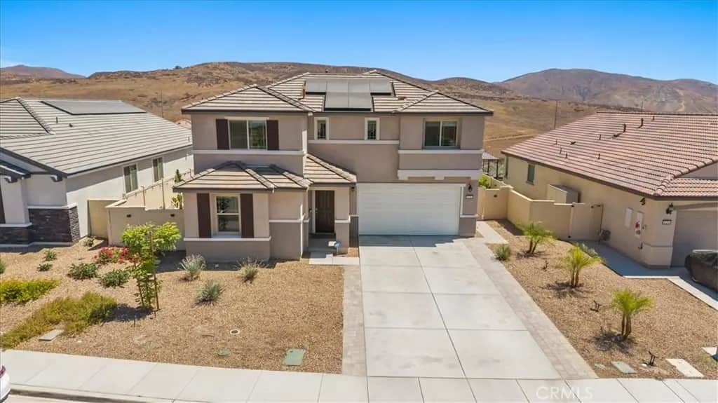 4230 Empressa Circle, Lake Elsinore, CA — listing photo 1