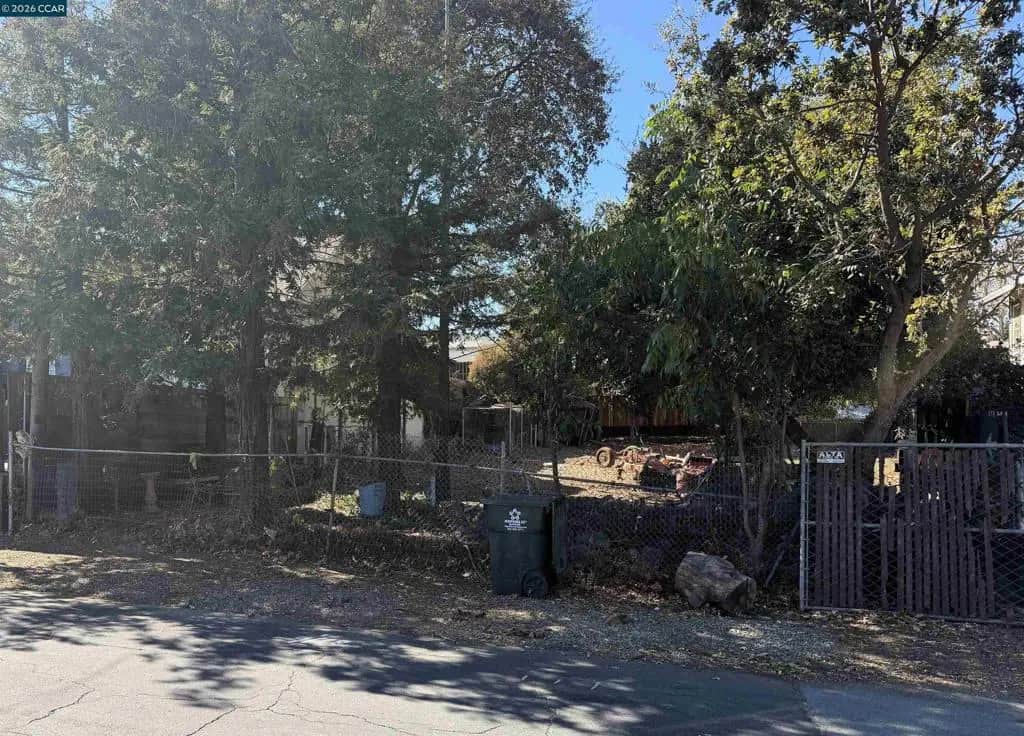 1341 Veale Ave, Martinez, CA — listing photo 1