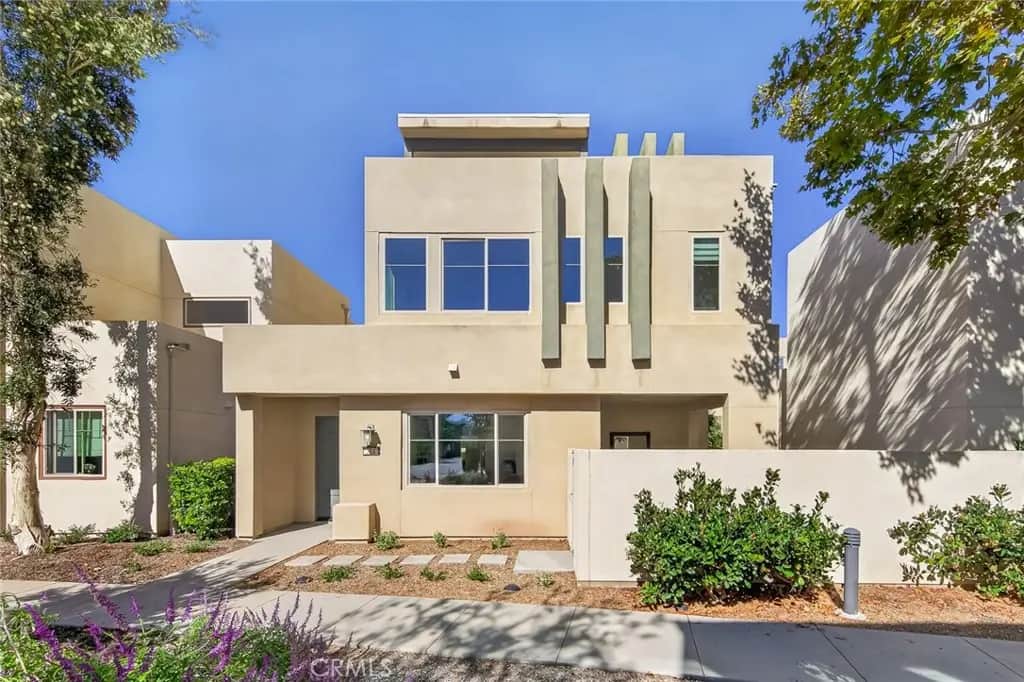 324 Magnet, Irvine, CA — listing photo 1
