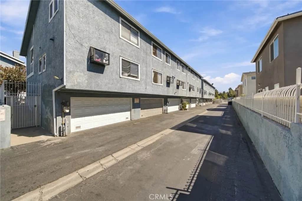 15106 Nordhoff #24, North Hills, CA — listing photo 1
